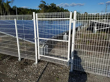 Hàng rào lưới thép năng lượng mặt trời, Nhật Bản