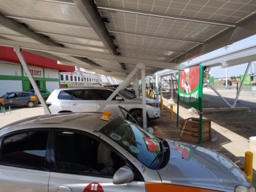 dự án bãi đậu xe năng lượng mặt trời gồm 12 chiếc ở Dubai