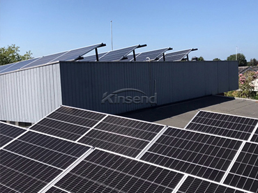 Dự án năng lượng mặt trời có chân điều chỉnh trên mái bằng nghiêng ở châu Âu Đan Mạch